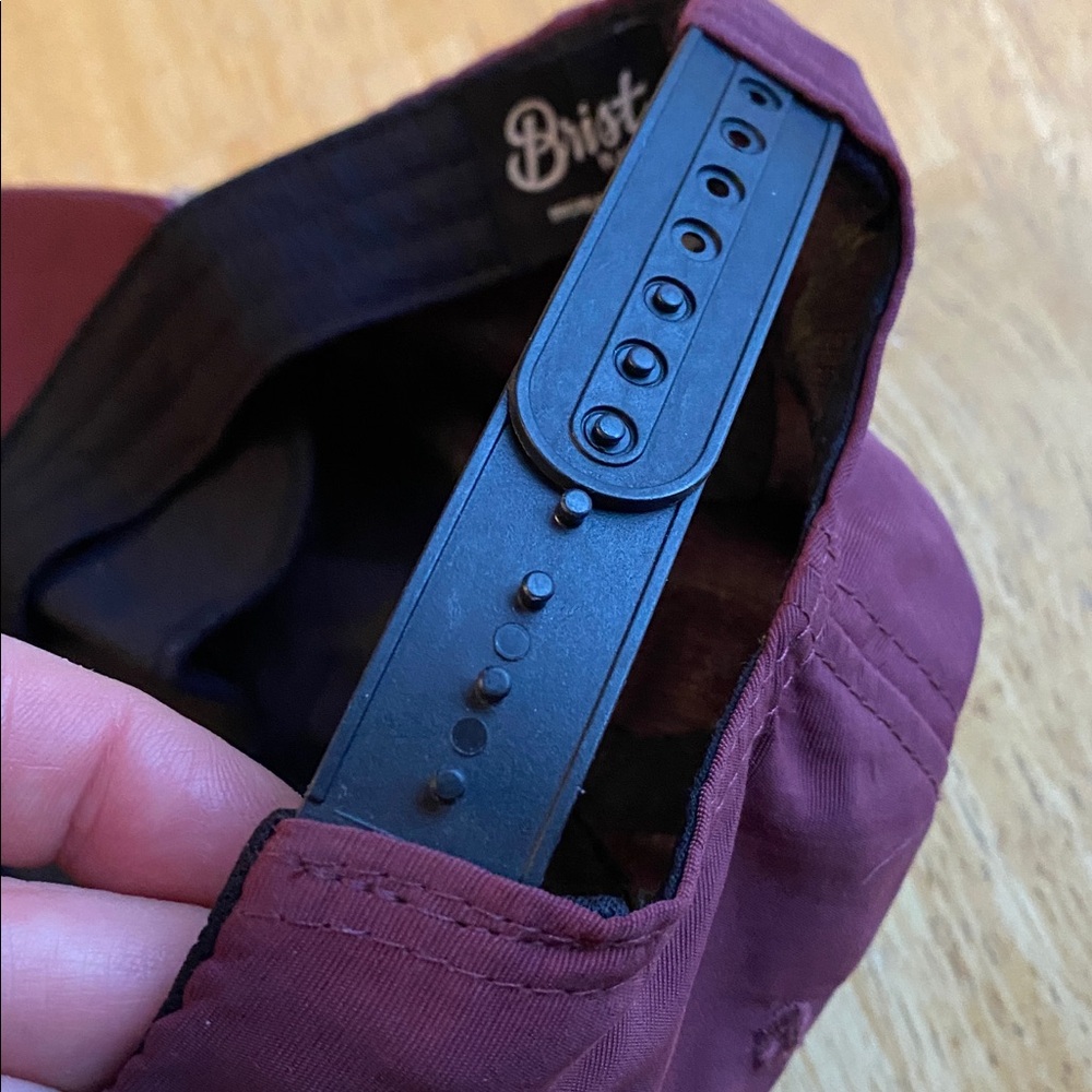The baseball style cap. It includes a icon patch (the tree logo shown), a rope - Picture 9 of 9